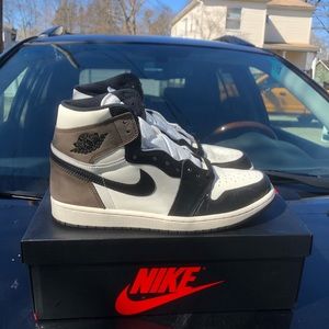 Jordan 1 mocha